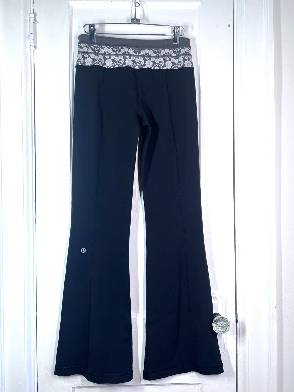 Vintage Lululemon Groove Pants Gray Floral Waistband Low Rise Flare Leggings